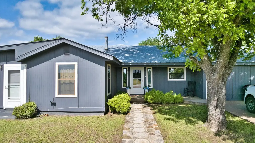 904 Bluebonnet Road, Mason