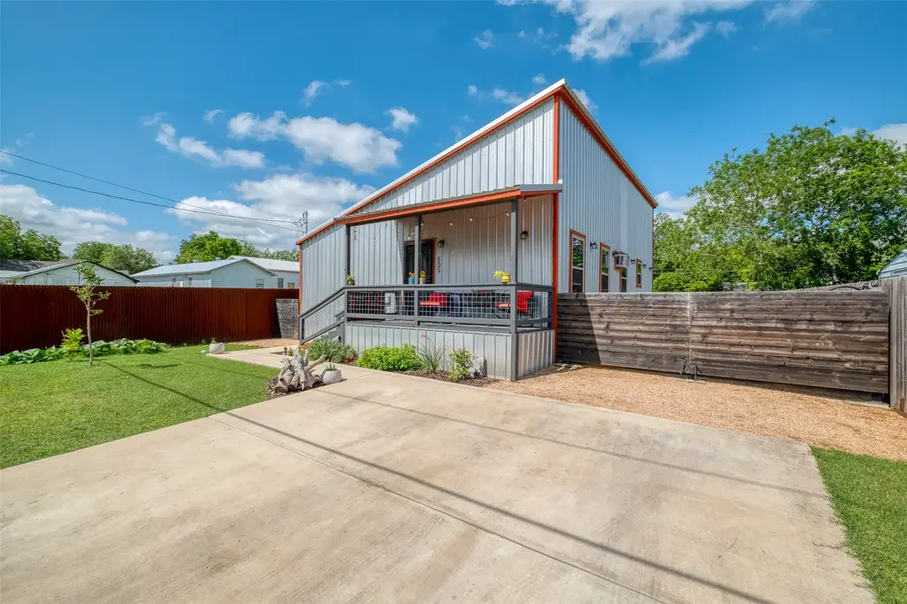 505 San Saba St Street, Lockhart