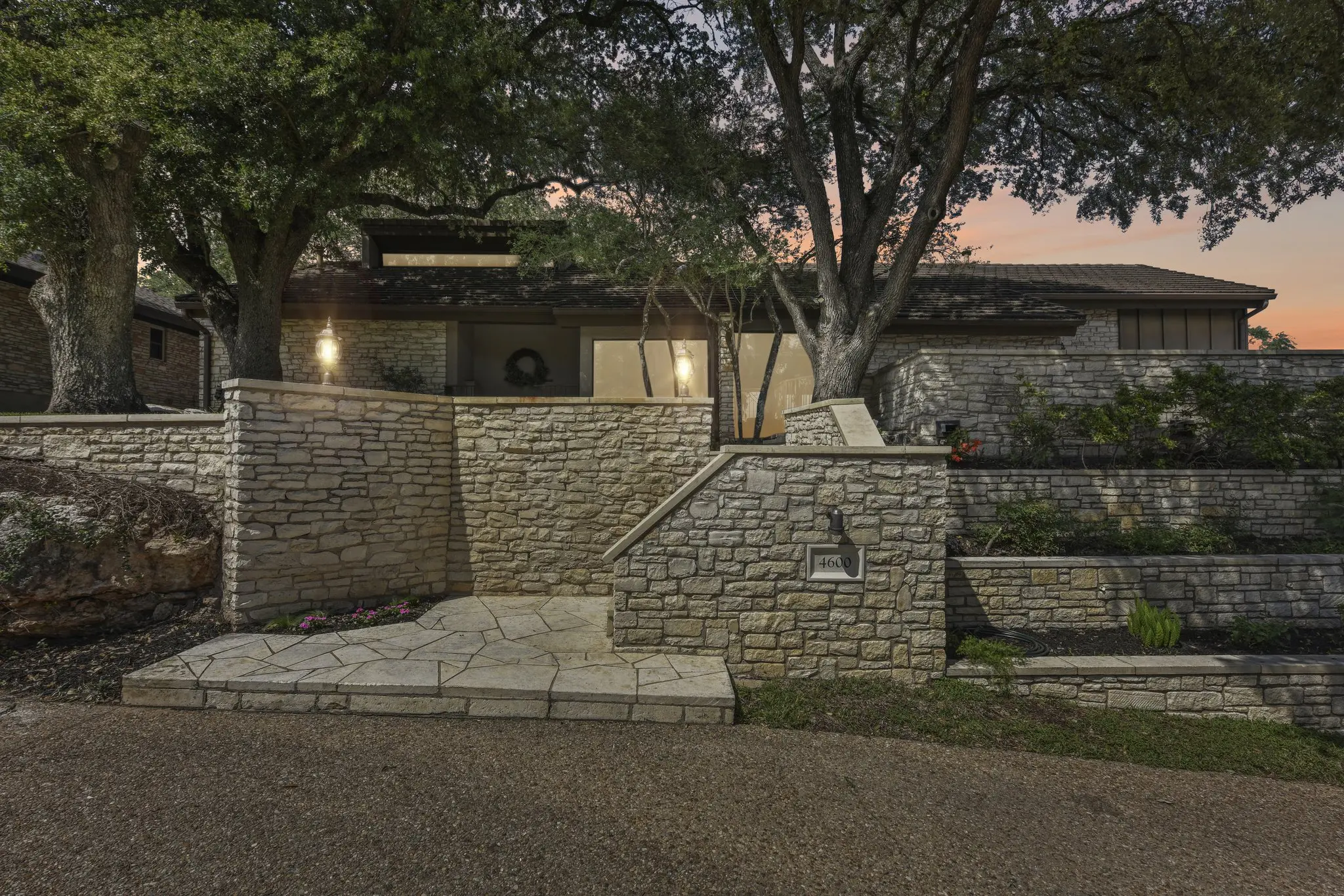 Photo of Listing #3938469