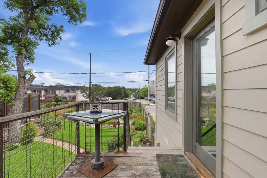 101 W 33rd Street B, Austin