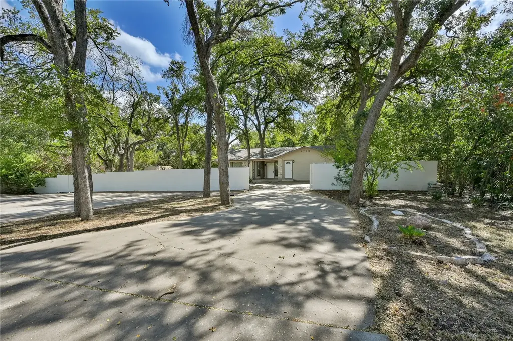 6713 Silvermine Drive, Austin