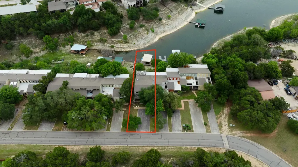 537 Venture Boulevard S, Point Venture