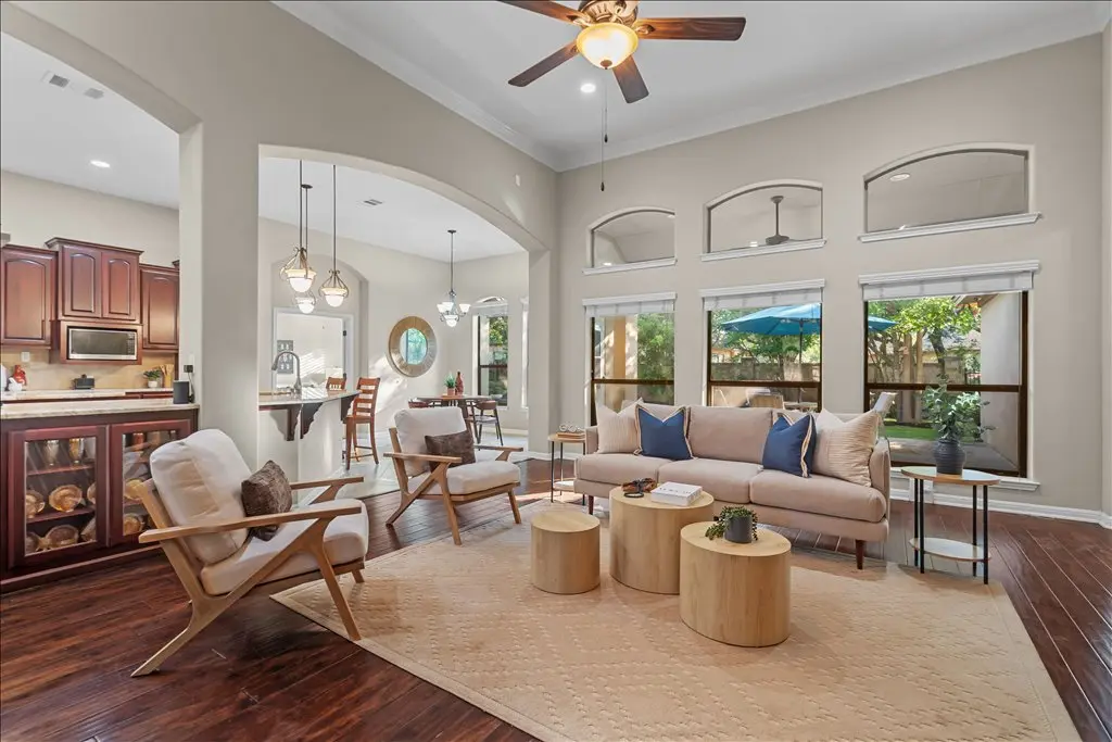 Photo of Listing #1256478