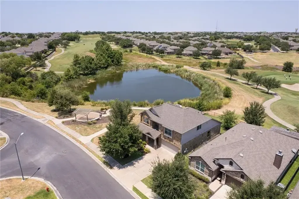 1900 Greenside Trail, Round Rock