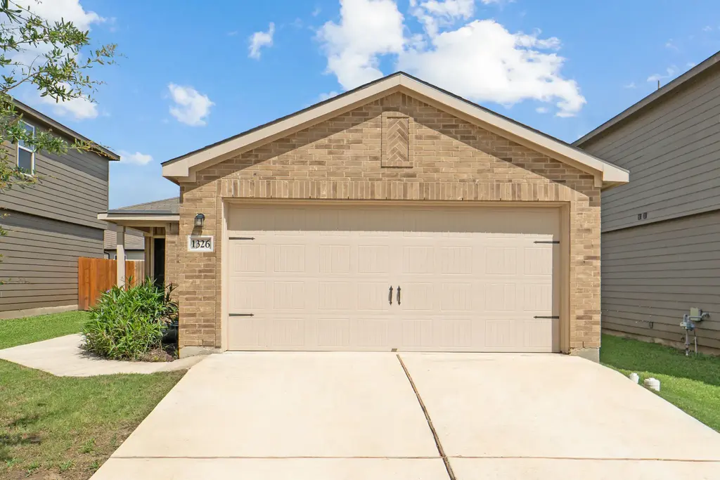 1326 Amy Drive, Kyle