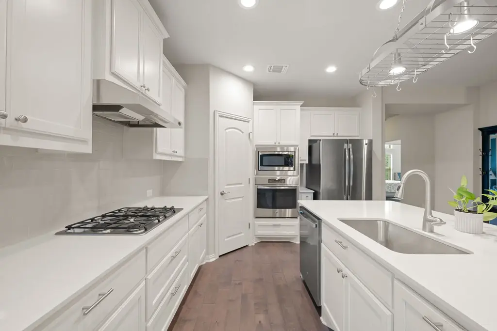 8800 Slater Drive, Austin