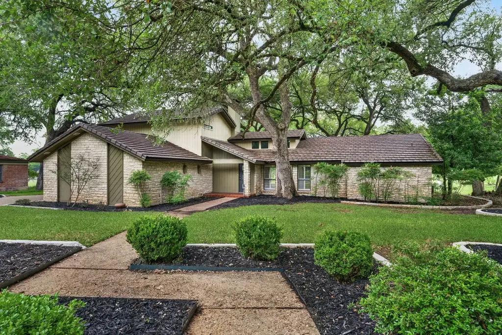 1301 Mill Creek Drive, Salado
