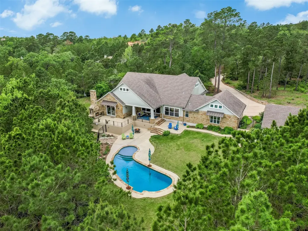 271 Tall Forest Drive, Bastrop