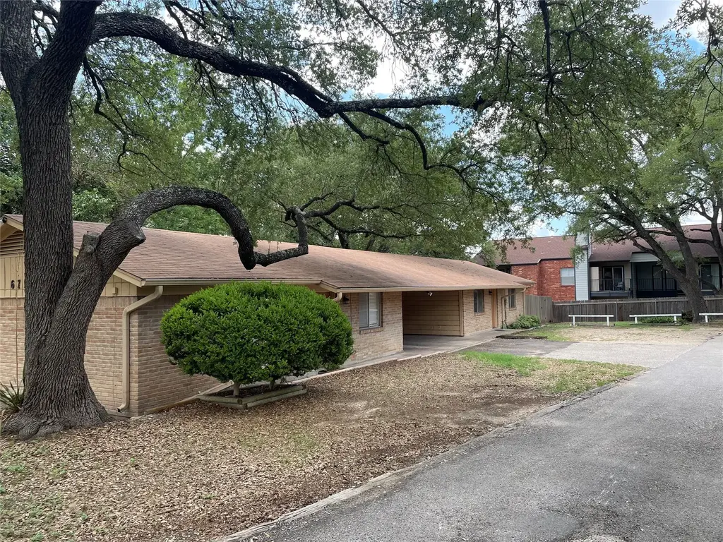 6710 Circle S Road B, Austin