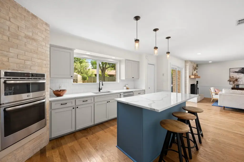 2210 Kenbridge Drive, Austin