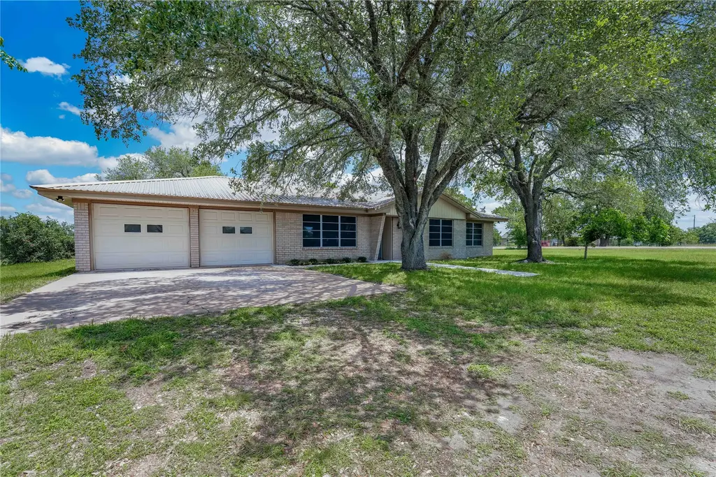 139 Owl Creek Road, La Grange