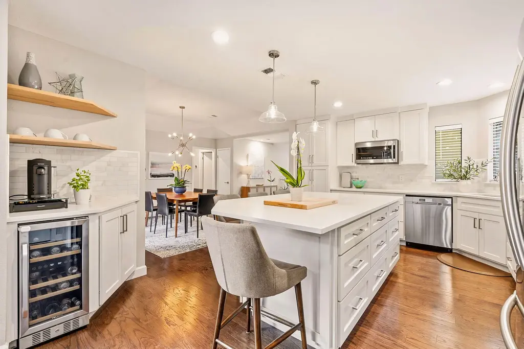 7413 Lakewood Drive, Austin