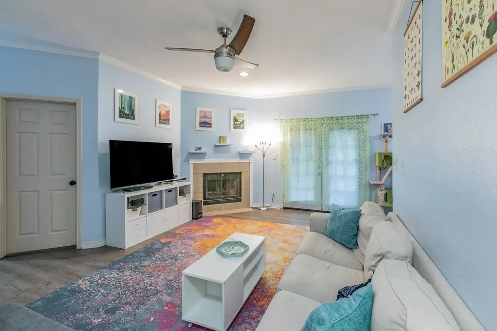 1005 N Lbj Drive B2, San Marcos