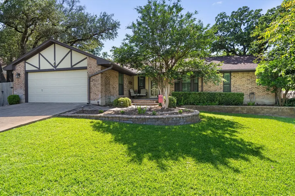 307 Innwood Drive, Georgetown