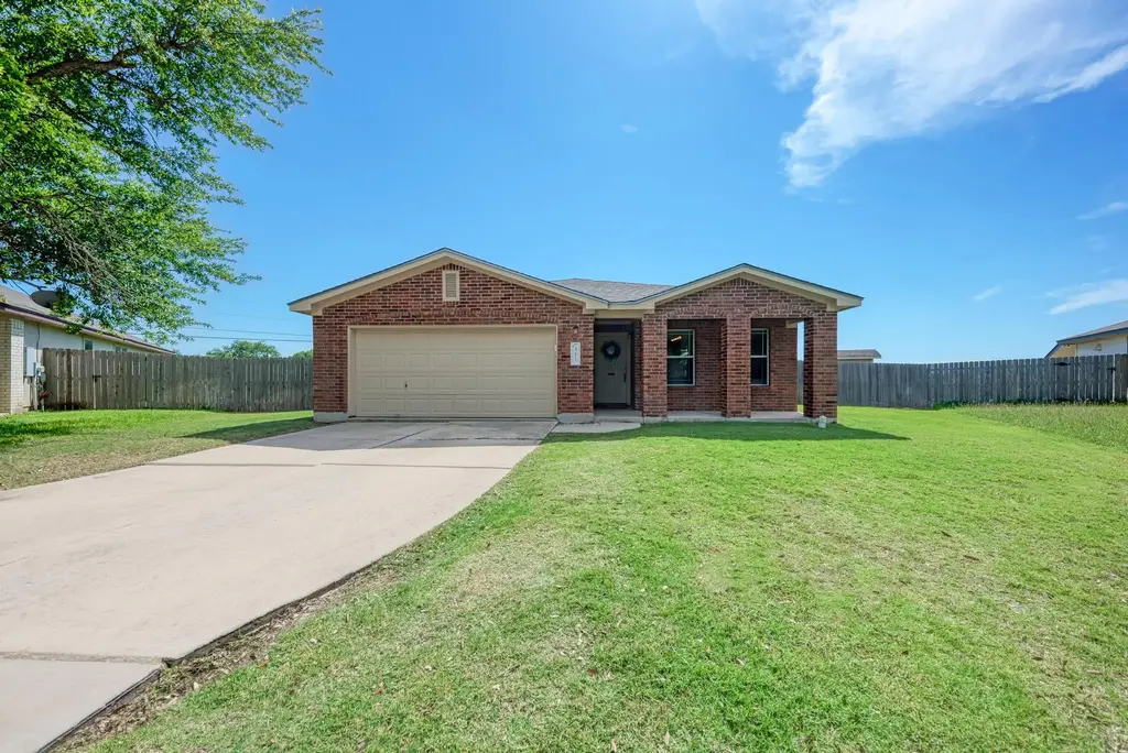 311 Creek Ledge Drive, Hutto