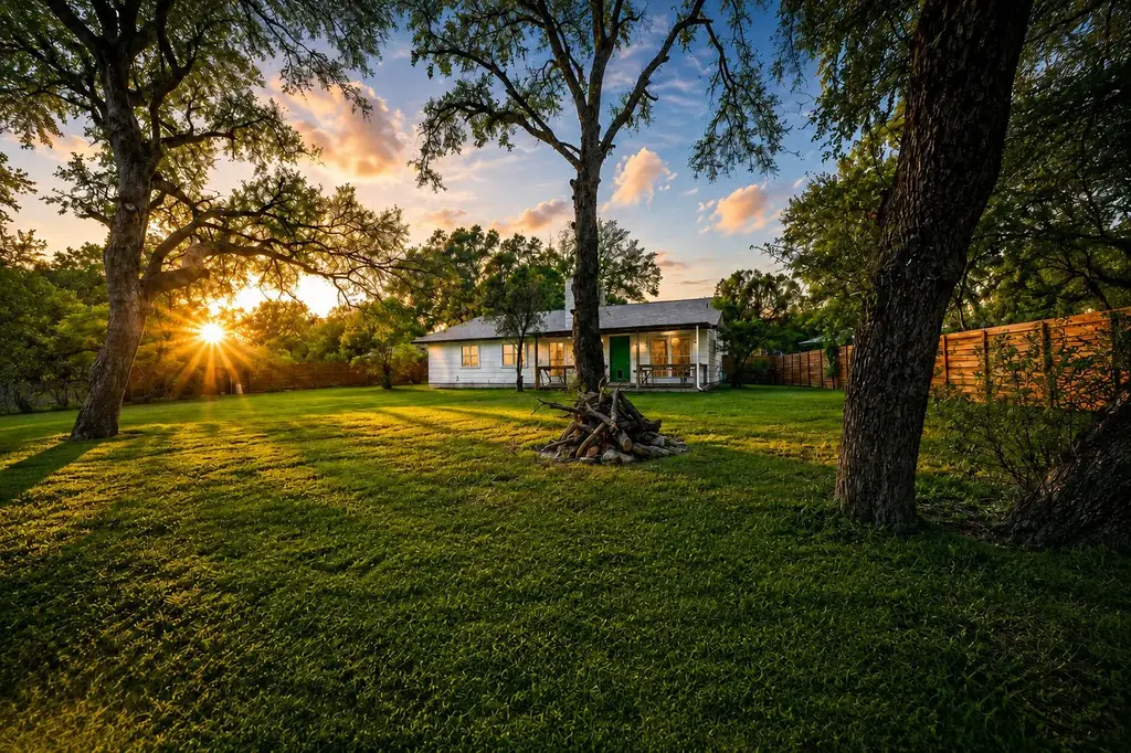 6107 Blarwood Drive, Austin