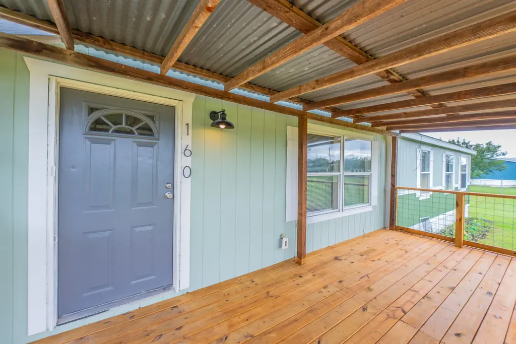 160 Indian Trail, Lockhart