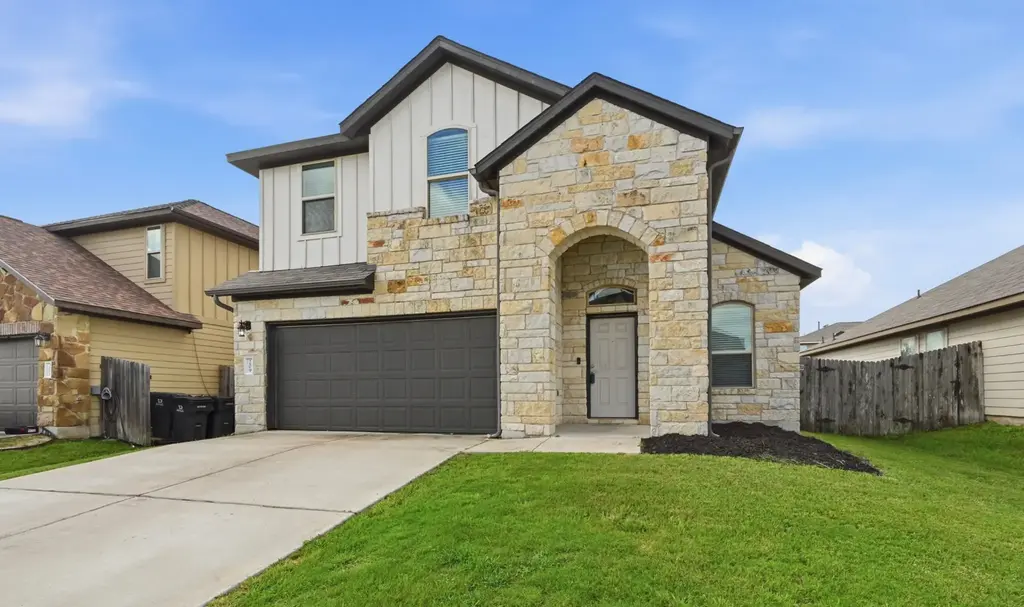 209 Noddy Road, Buda