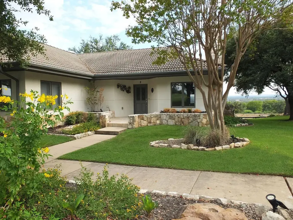 1713 Clubhouse Hill Drive, Spicewood