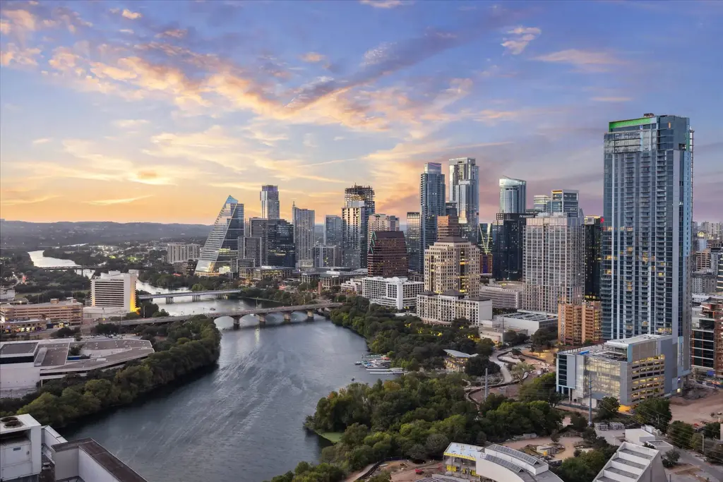 44 East Avenue 3301, Austin