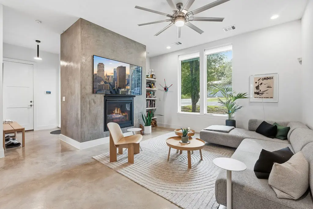 11103 3rd Street, Jonestown