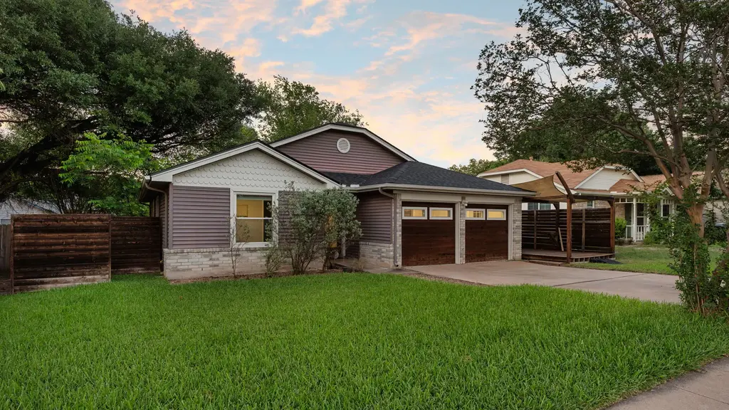 720 Great Britain Boulevard, Austin