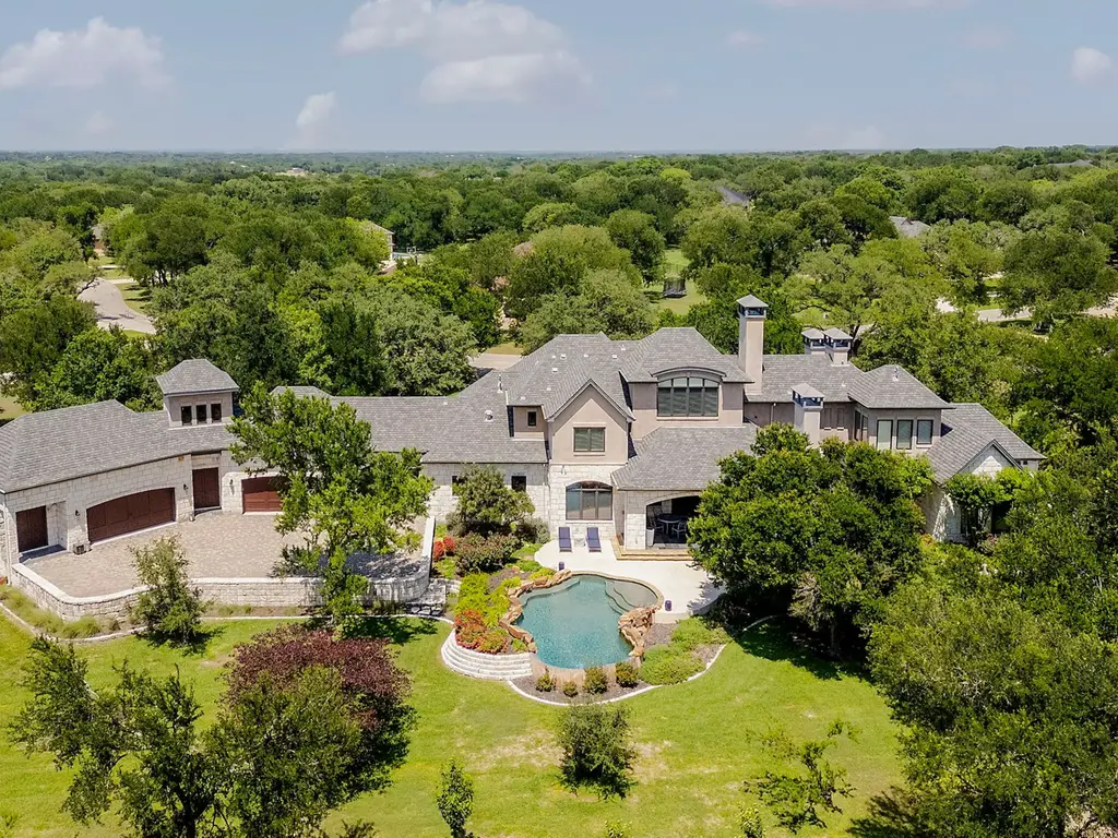 1928 Running Creek Drive, Salado