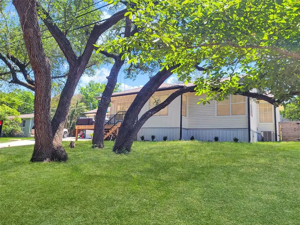 2413 S Bahama Road, Austin