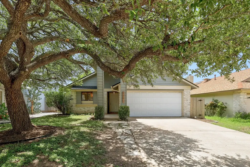 2205 Waterway Bend, Austin