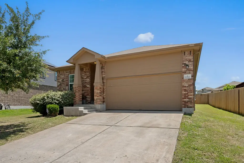 13513 Kearns Drive, Pflugerville
