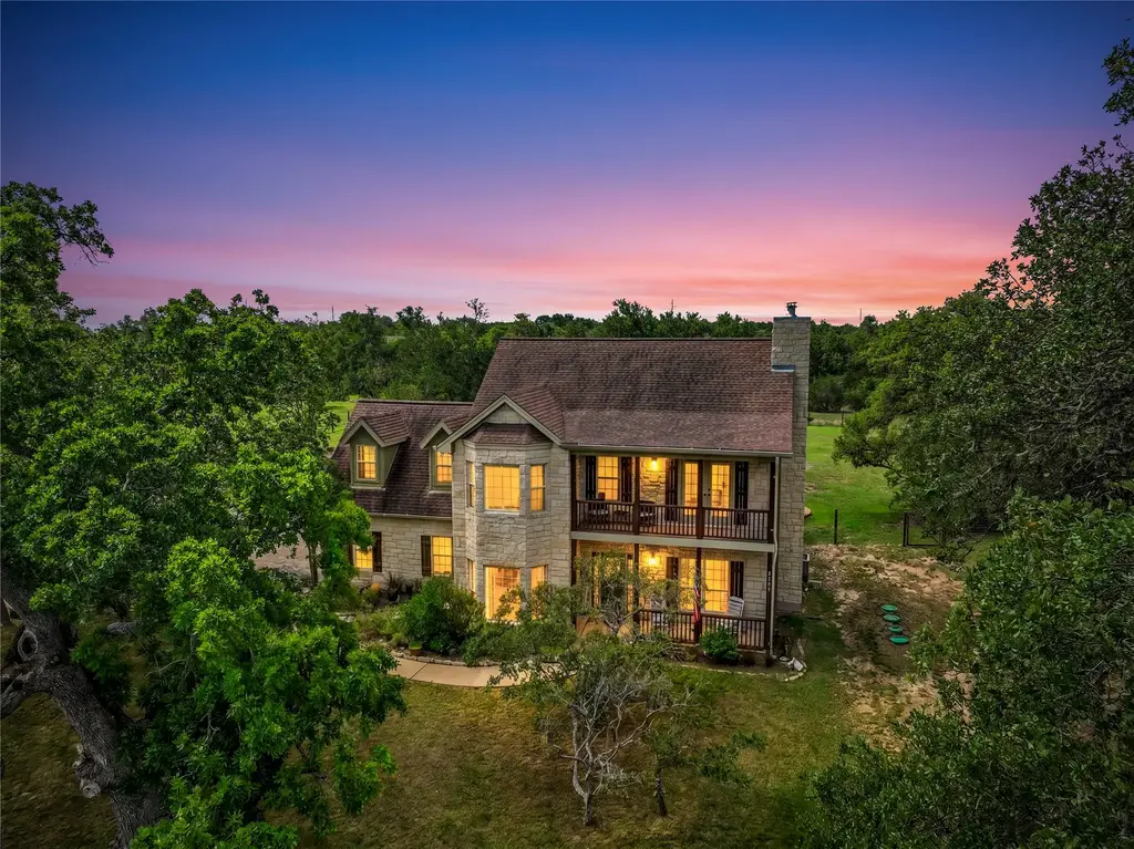 8105 Coyote Ridge, Austin