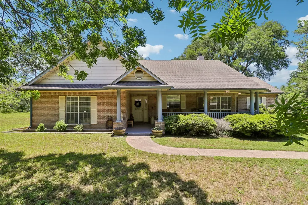 241 Laura Lane, Bastrop