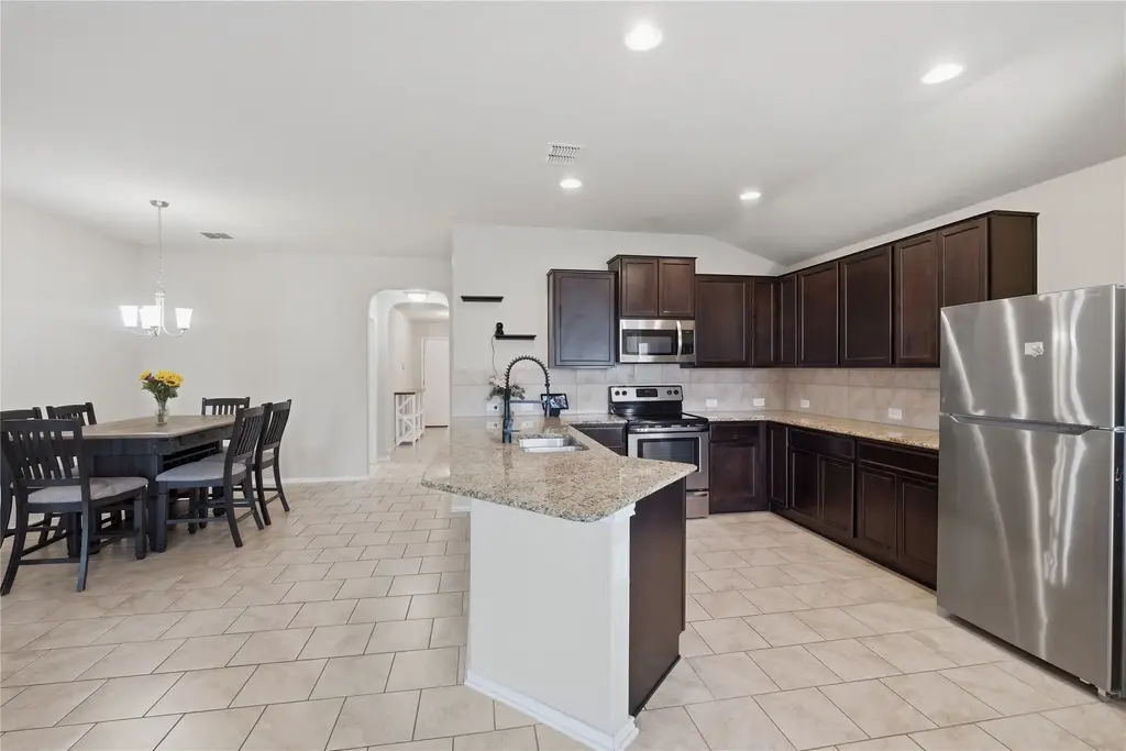 8867 Belgian Falls, San Antonio