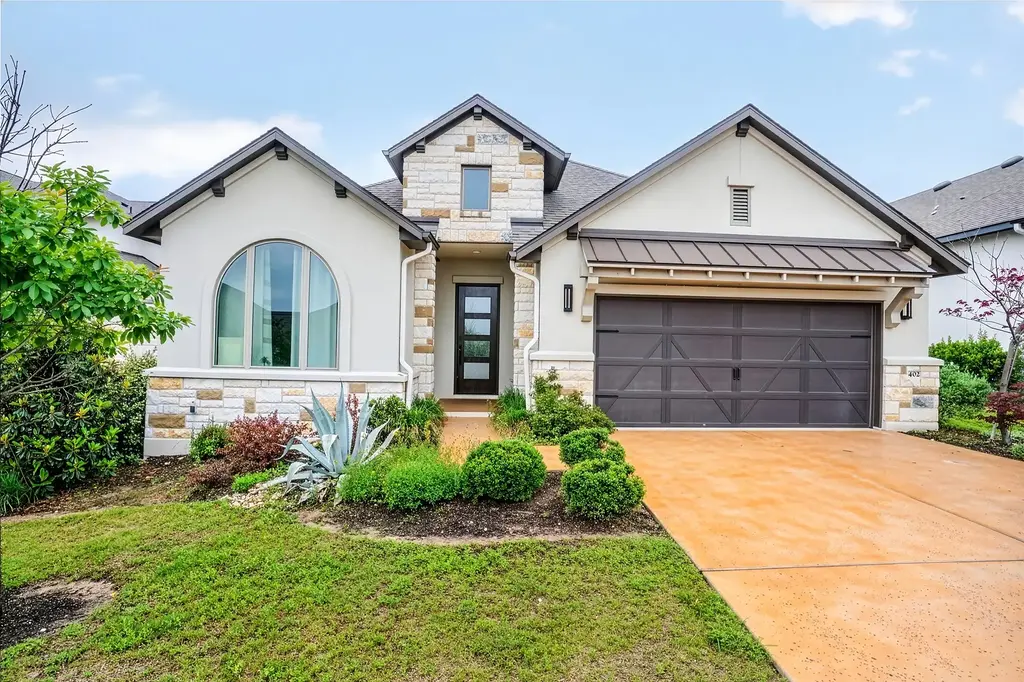 402 Gulfton Street, Lakeway