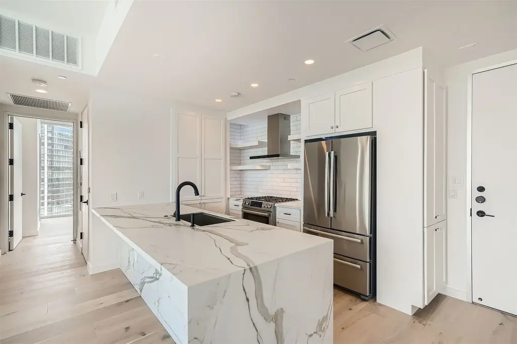 301 West Avenue 2101, Austin