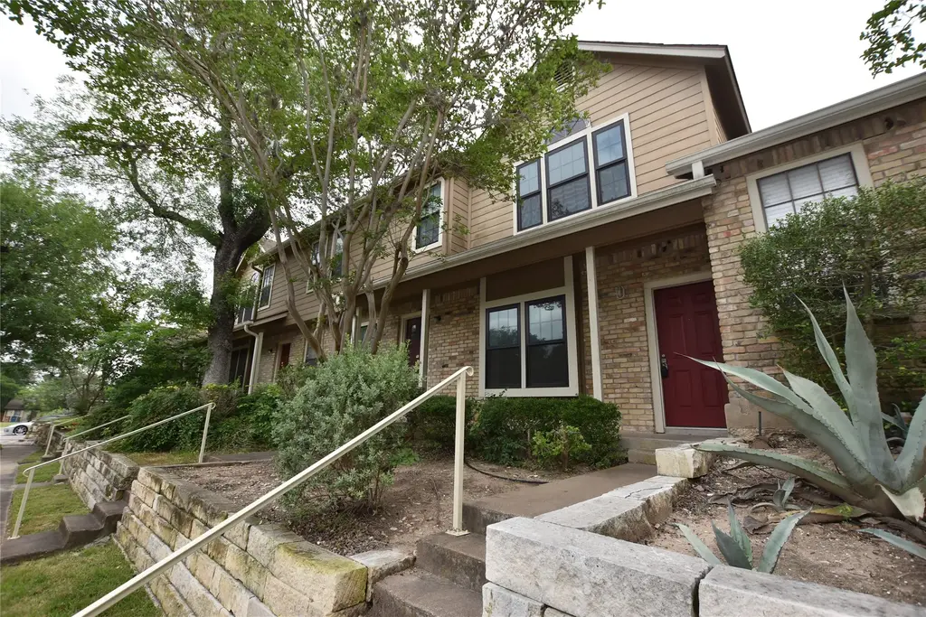 11404 Walnut Ridge Drive 17, Austin