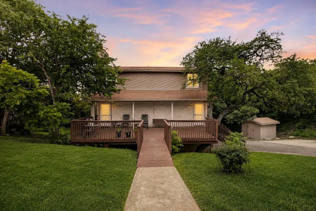 6902 Rifle Bend, Austin