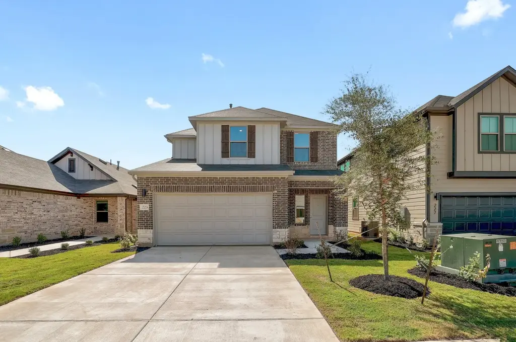 223 Hornet Street, Elgin