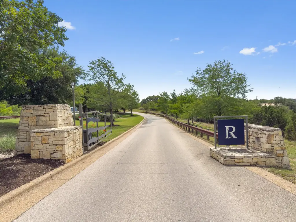 1716 Knights Chance Lane, Spicewood
