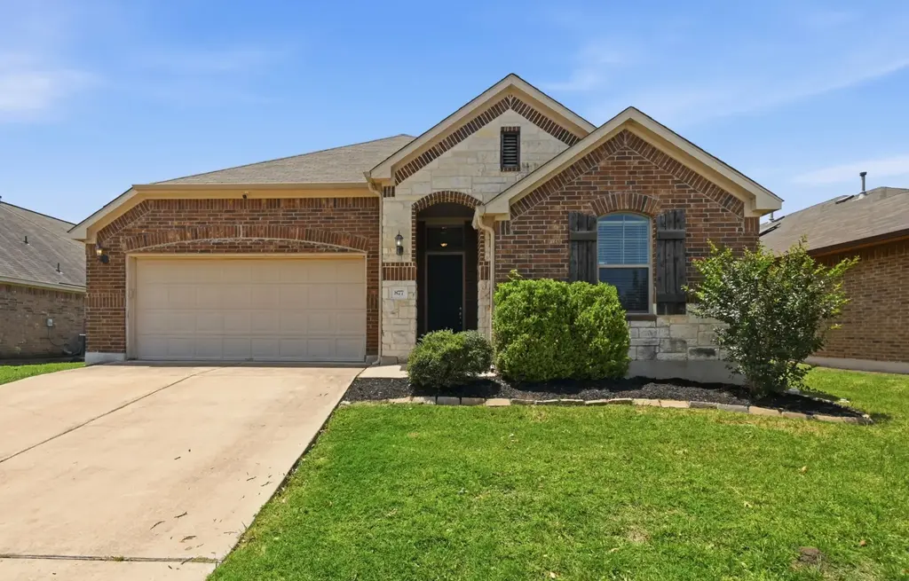 877 Hot Spring Valley, Buda
