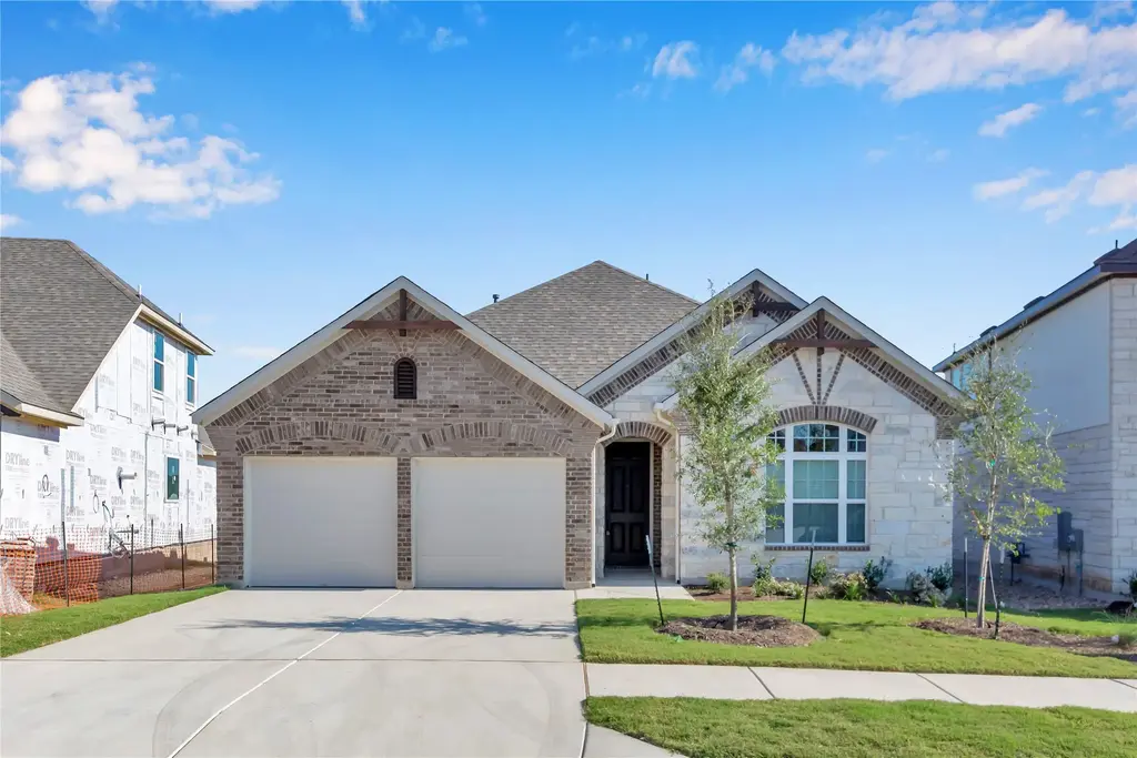 2140 Base Burner Path, Leander