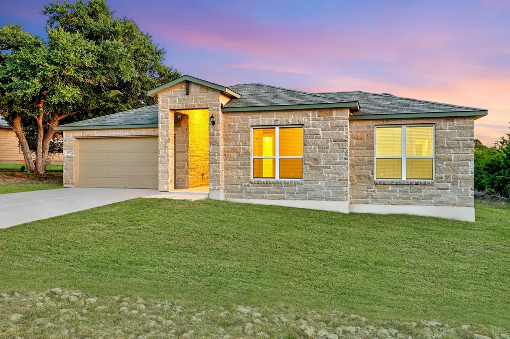 21807 Osage Lane, Lago Vista