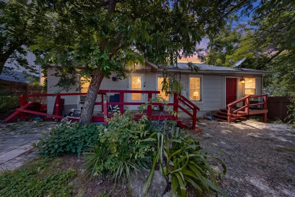 1302 1/2 Walnut Avenue E 2, Austin