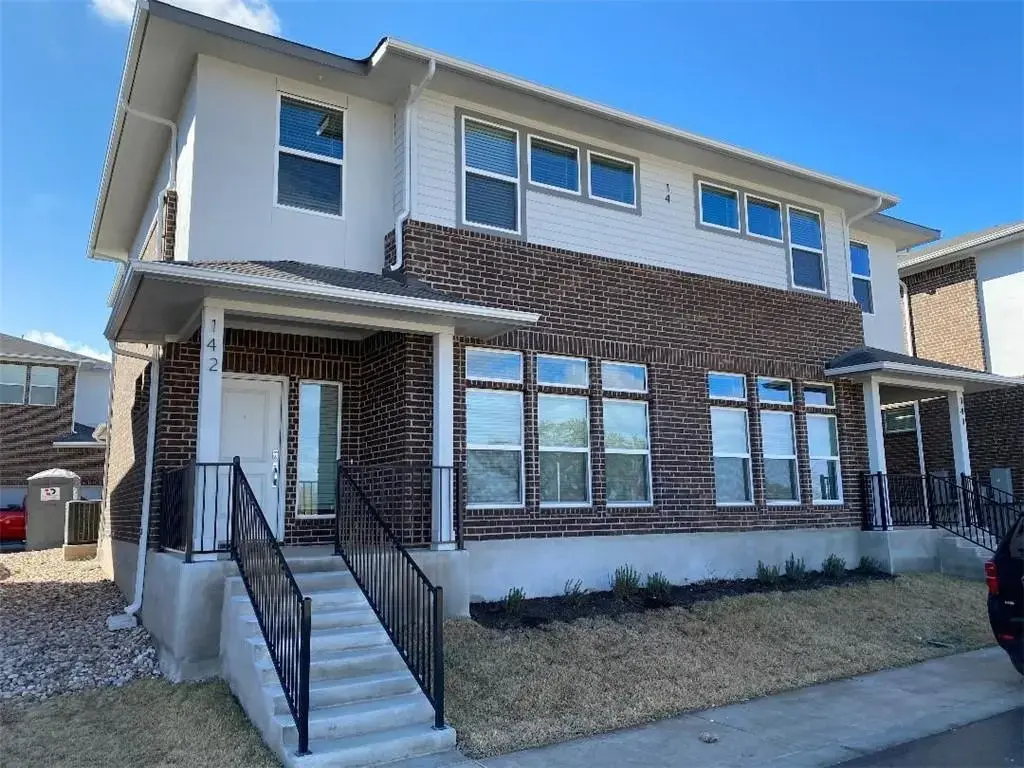 605 W South St Street 142, Leander