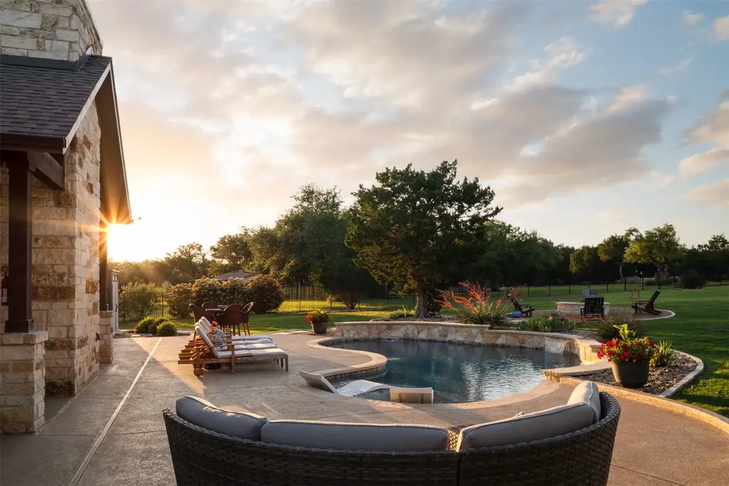 893 Blue Ridge Drive, Dripping Springs