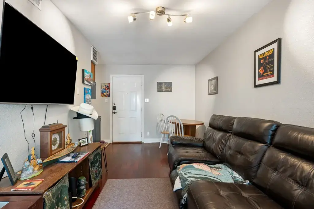 2020 S Congress Avenue 1122, Austin