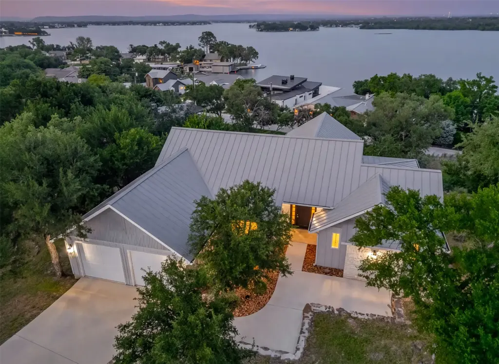 3413 Blue Lake Drive, Horseshoe Bay