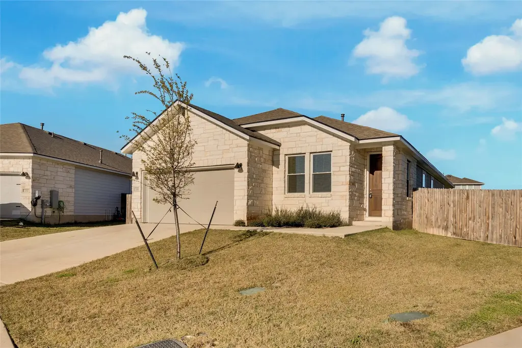 200 Cold Spring Loop, Bastrop