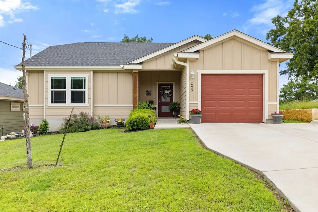 1625 Packsaddle Trail, Kingsland