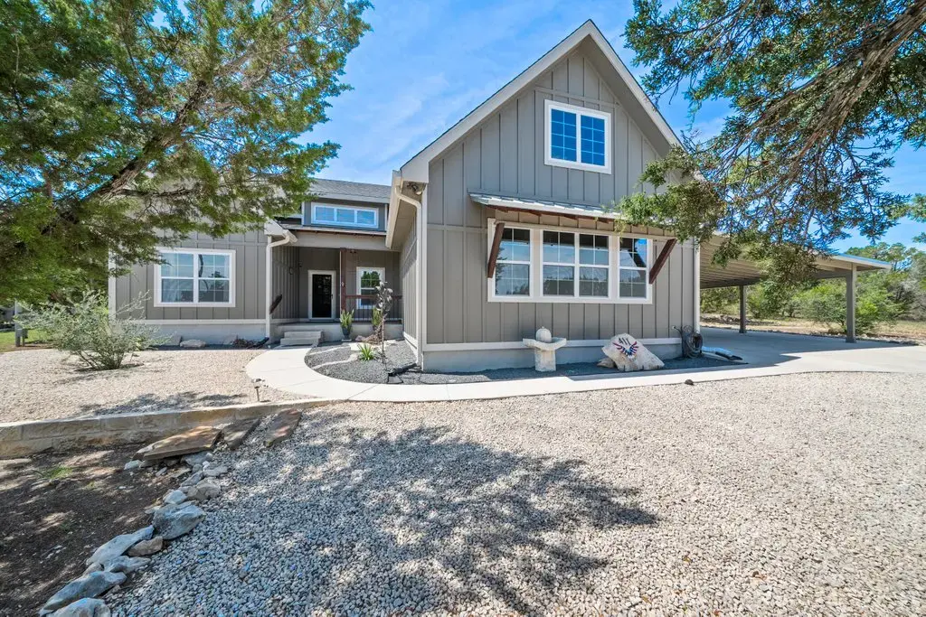 411 Eagle Lane, Fischer